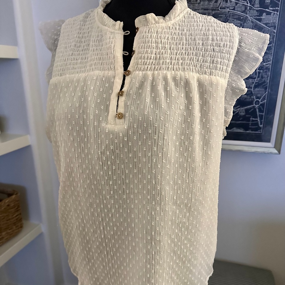 Elegant White Sleeveless Top